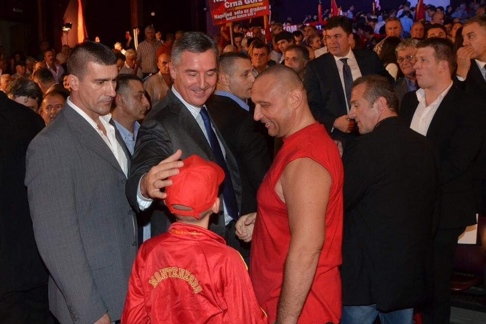 DPS, tribina ,Bar, Foto: Anto Baković