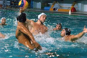 Kotorani svom snagom na Budvu