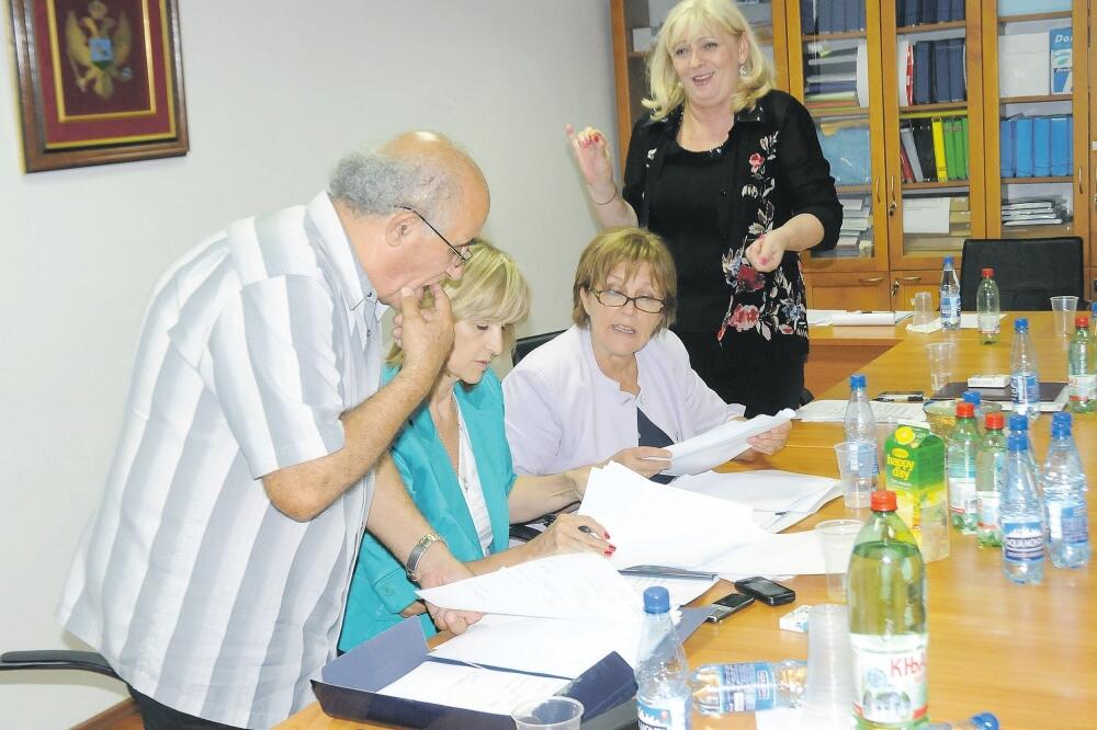 Biračka mjesta, Državna izborna komisija, Foto: Vesko Belojević