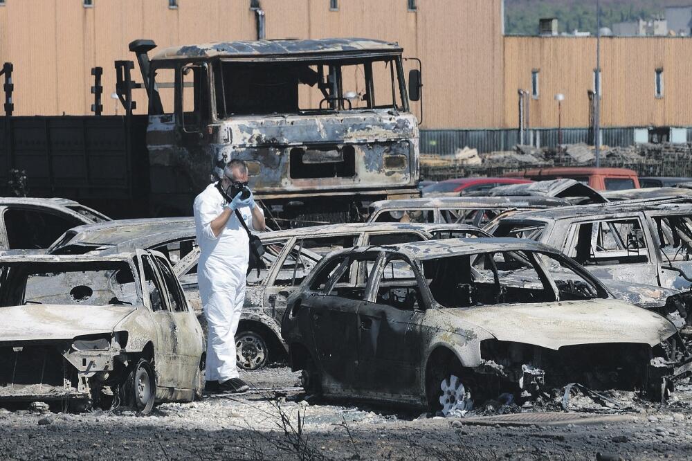 Požar na policijskom parkingu, Foto: Savo Prelević