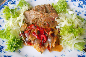 Teleći kotleti sa povrćem