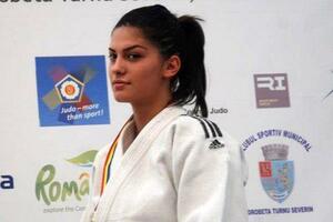 Juniori bez medalje drugog dana