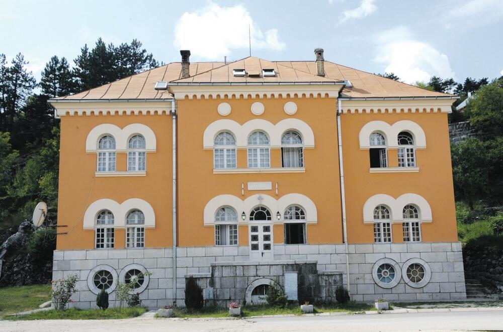 zgrada Bogoslovija Cetinje