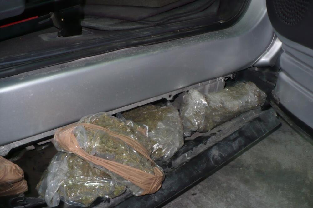 Skank, Sukobin, Foto: Uprava policije