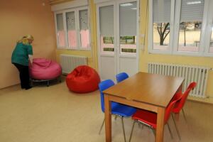 UN donirao opremu za rehabilitaciju Komanskom mostu