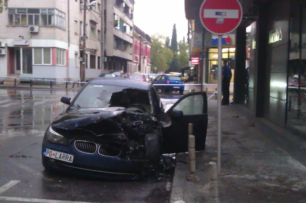 zapaljeno vozilo, Foto: Savo Prelević