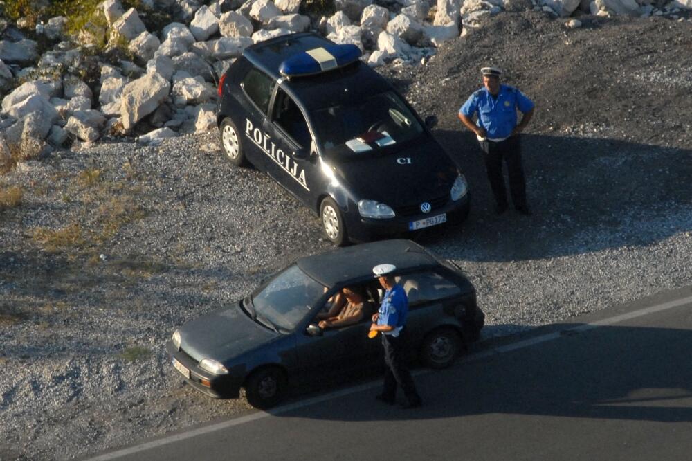 Policija patrola, radar, Foto: Arhiva "Vijesti"