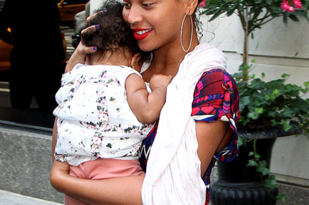 Bijonse, Blu Ajvi, Foto: Usmagazine.com