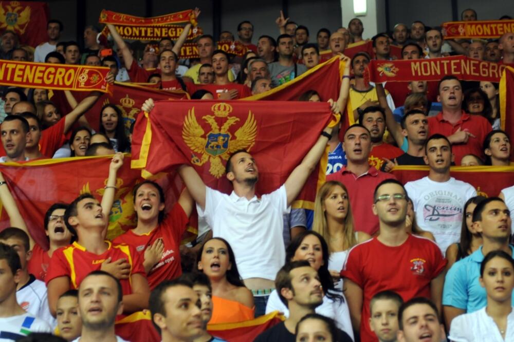 Navijači Crne Gore, Foto: Savo Prelević
