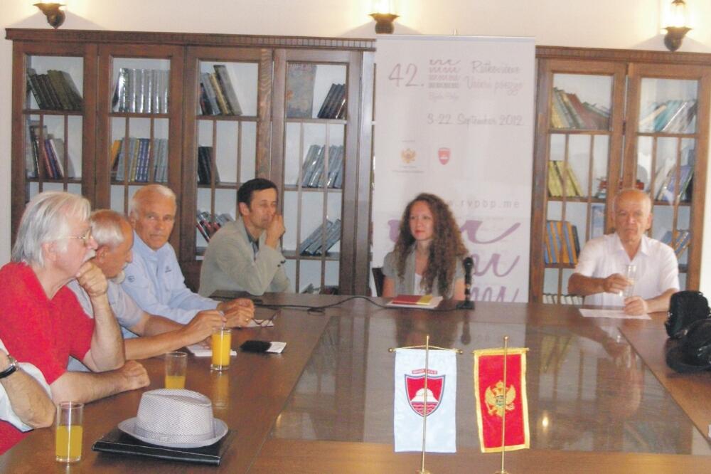 Ratkovićeve večeri poezije, razgovori o školskoj lektiri, Foto: Beća Čoković