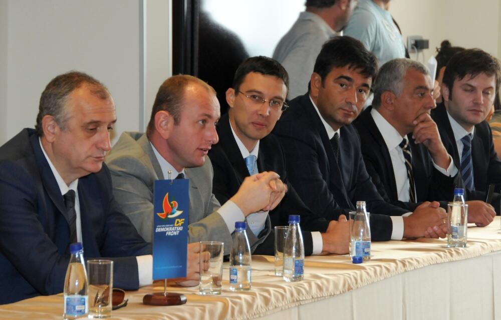 Demokratski front, Predrag Bulatović, Milan Knežević