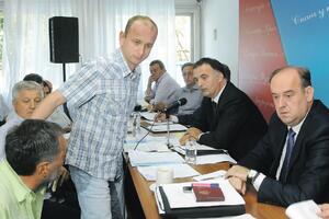 SNP: Oni koji su pristupili Frontu su time napustili stranku