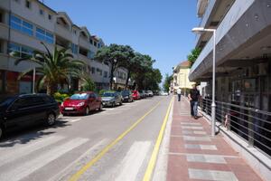 Tivat: Lopovi ostavili pazar, a uzeli mobilni telefon