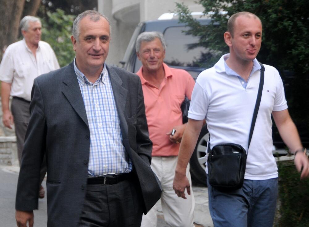 Predrag Bulatović, Milan Knežević