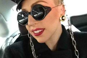 Lejdi Gaga: Glas mi bolje zvuči kad sam gola