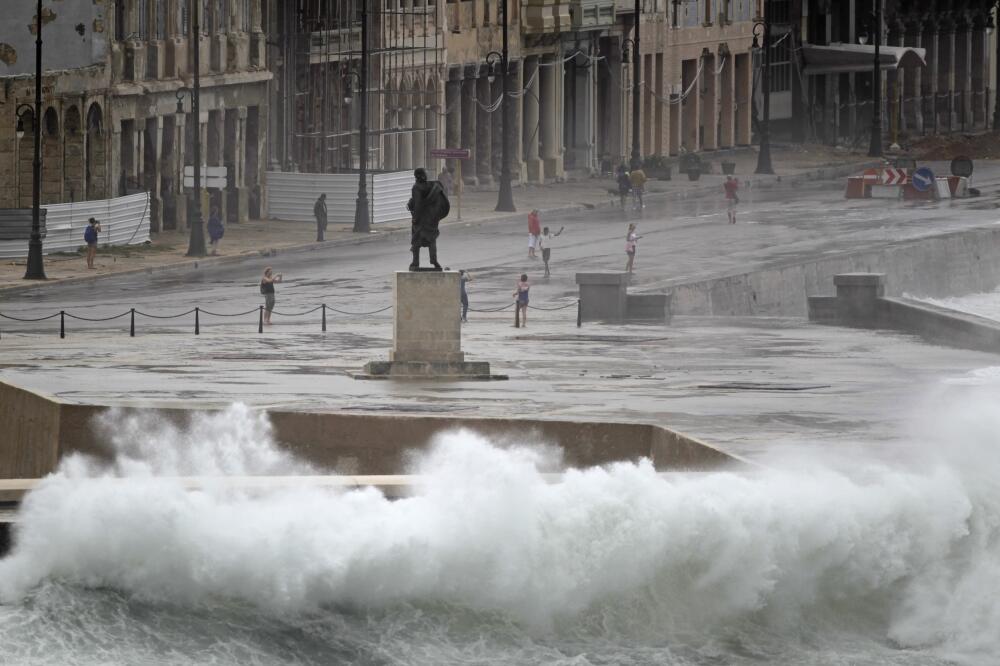 Ajsak, oluja, Isaak, Foto: Reuters