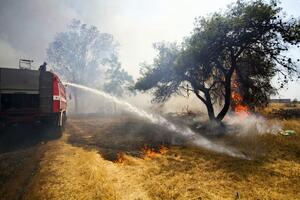 Požar na tunelu na putu CT-PG, vatrogasci zaustavljaju saobraćaj