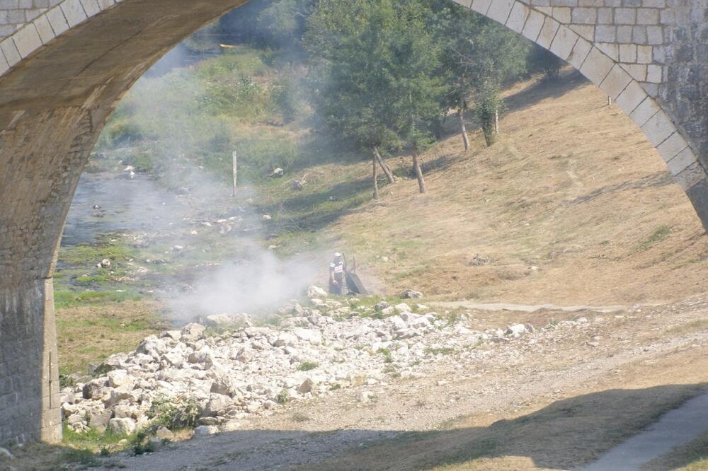 Paljenje smeća Danilovgrad, Foto: Jelena Jovanović