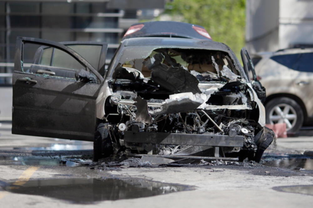 zapaljeno auto, Foto: Shutterstock