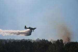 Cetinje: Gori iznad Dobarskog sela i u Ćeklićima