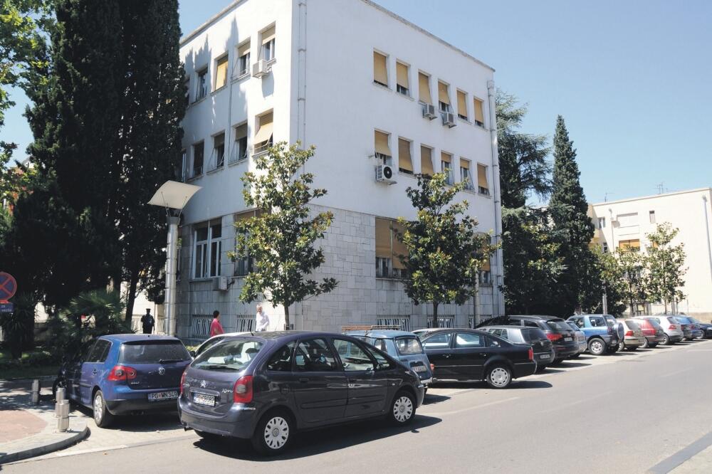 Skupština Crne Gore parking, Foto: Vesko Belojević