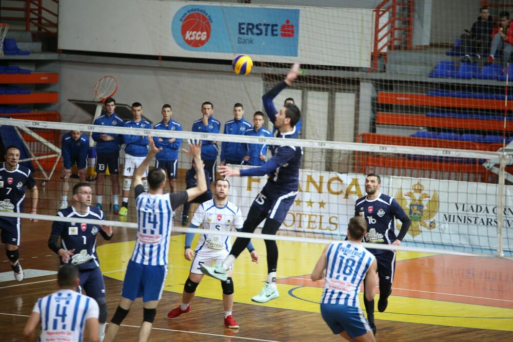 Sa prvog meča Jedinstvo - Budućnost