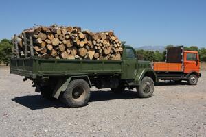 Podgorica: Prodaja drva u ulici 4. jula