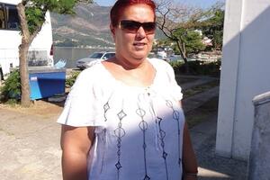 Tivat: Turistima iz Zagreba oštetili auto i urinirali po njemu