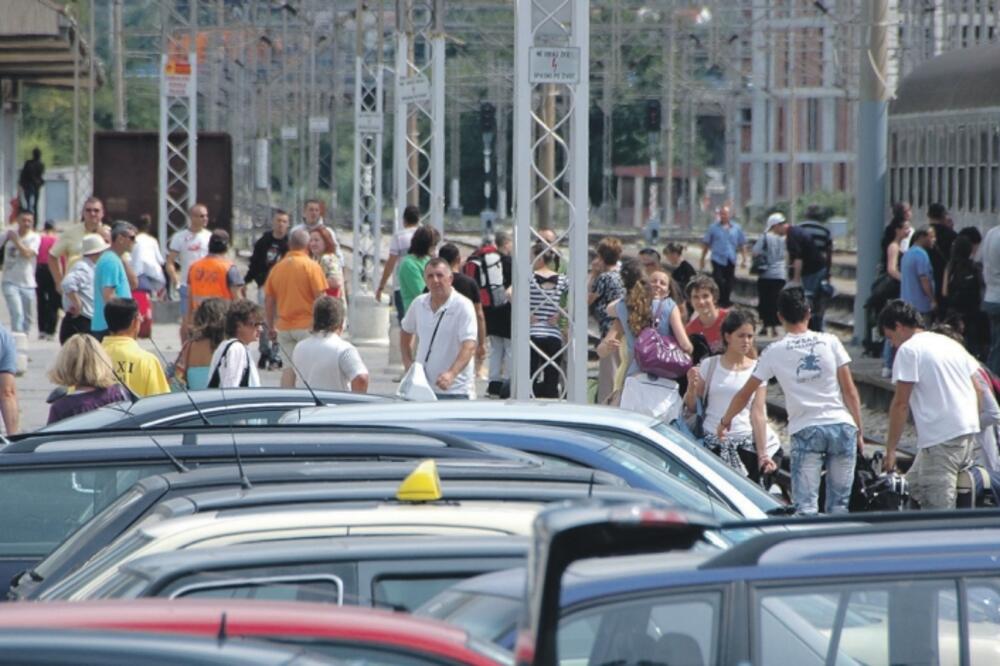 Barž, željeznica, voz, Foto: Anto Baković