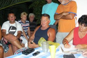 Vikendaši brane crnogorsku obalu od devastiranja