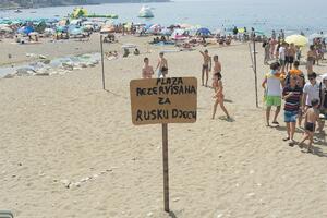 Neobična tabla na kupalištu u Sutomoru: Plaža samo za rusku djecu