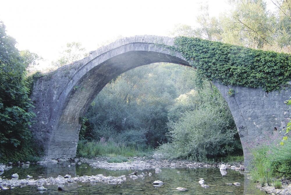 Adžijin most