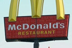 U McDonaldsu žena umrla, zaposleni nastavili sa radom