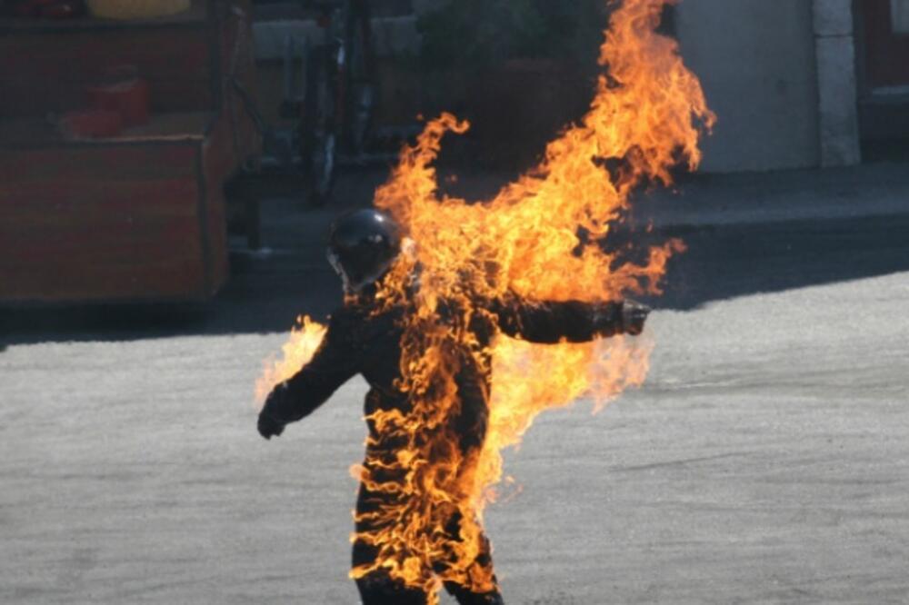 čovjek koji se zapalio, Foto: Mondo.rs
