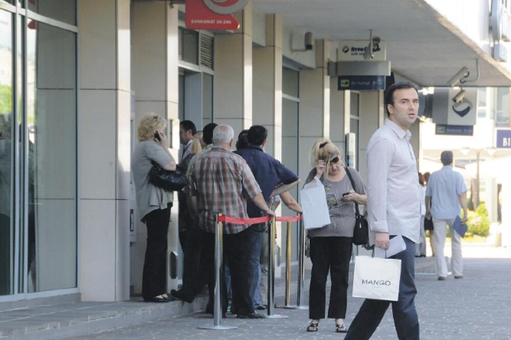štediše, banka, Foto: Luka Zeković