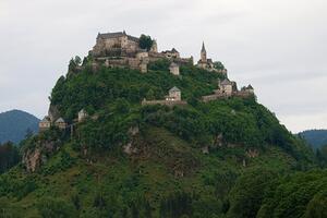Austrija: Stijena pala na dvorac