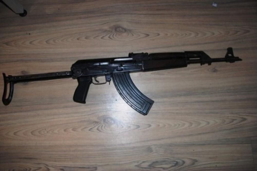 puška, Foto: Uprava policije