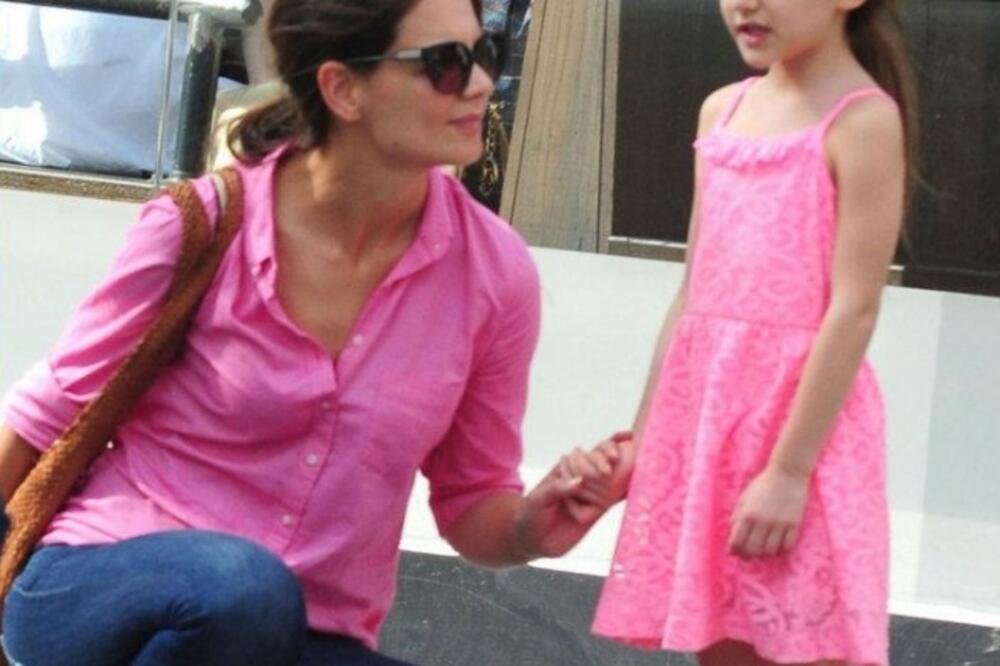 Kejti Holms, Suri, Foto: Facebook