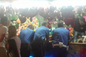 Ulcinj: Umjesto da regulišu saobraćaj, policajci u luna parku