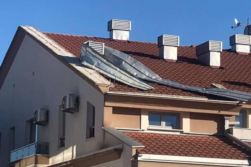 Otkačen lim na kući, Foto: Čitalac Vijesti