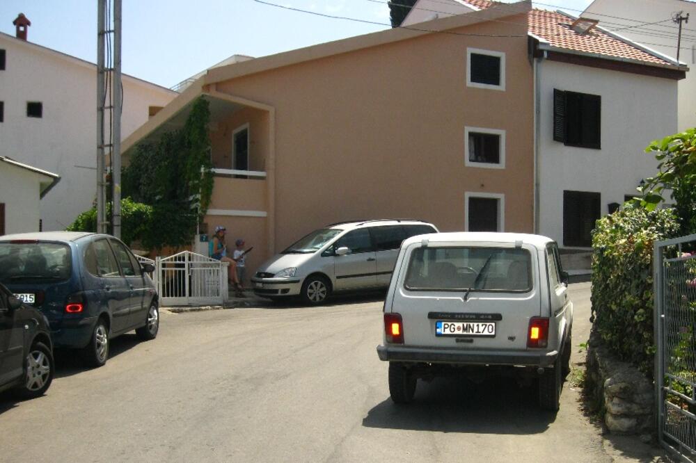 službeno vozilo, Ulcinj, Foto: Čitalac reporter