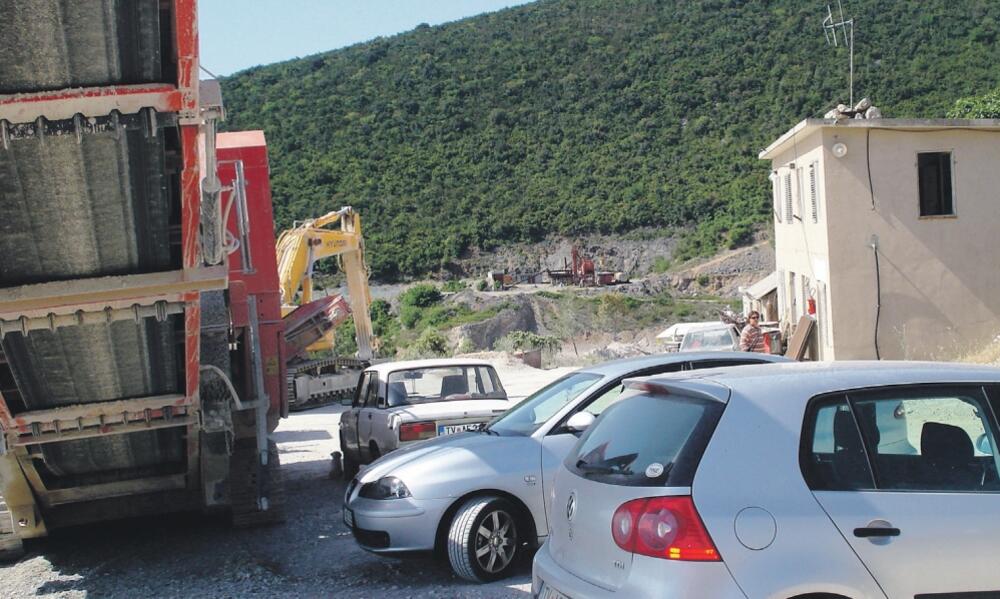 kamenolom, Luštica, Oblatno