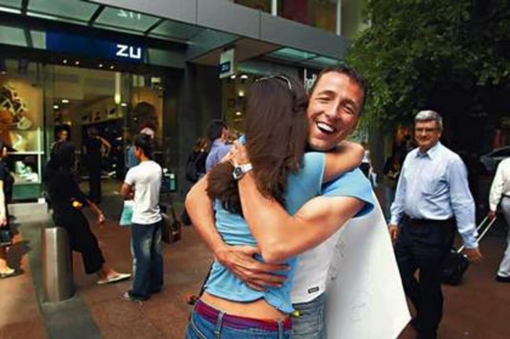 zagrljaji, Foto: Smh.com.au