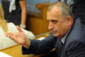 Bulatović: Vlada da poštuje Zakon o policiji