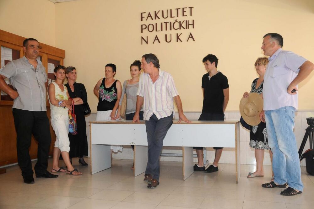 Fakultet političkih Protest roditelja, Foto: Zoran Đurić
