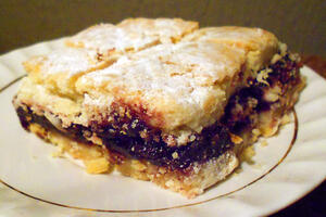 Lijena pita s višnjama