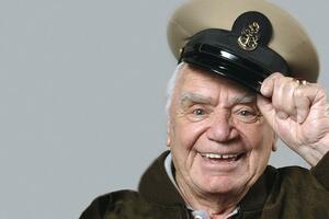 Umro američki glumac i oskarovac Ernest Borgnajn