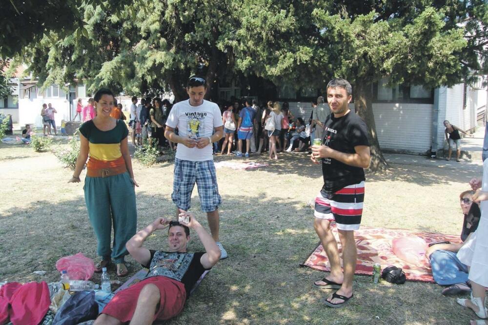 sezonski posao, radna dozvola, Budva, Foto: Vuk Lajović