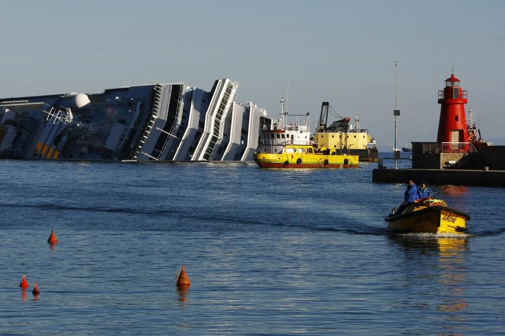 Kosta konkordija, Costa Concordia, Foto: Reuters
