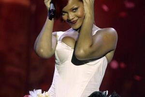 Rijani umrla baba, otkazuje nastupe